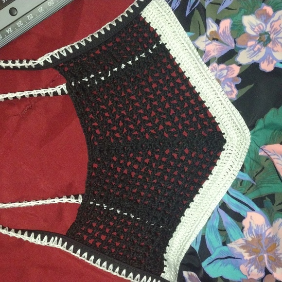 Time & Tru Tropical Boho Crochet Swim Halter Size L New No Tags - Picture 3 of 9